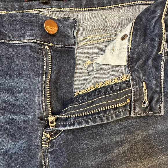 Dear John Ava Roll Up Short Medium Wash  - Size 29 - Picture 6 of 10